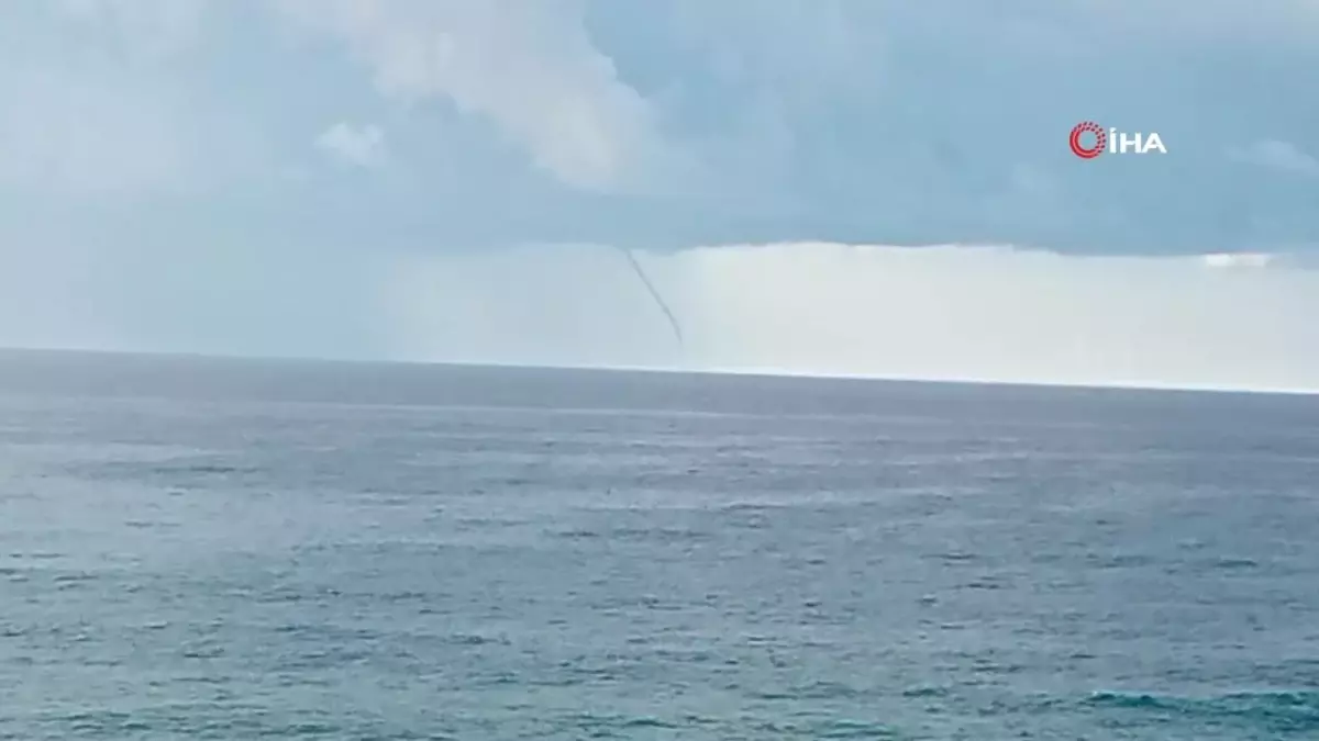 Alanya'da Yağışlar Sonrası Hortum Oluştu