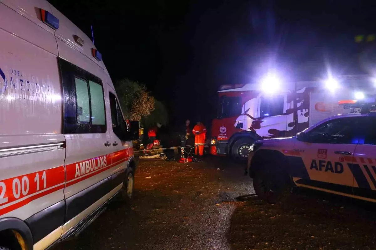 Antalya'da Falezlerden Denize Düşen Aracın Arama Çalışmaları Devam Ediyor