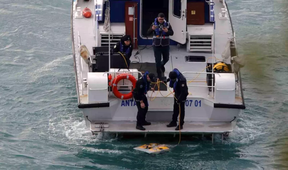 Antalya'da Falezlerden Denize Düşen Engin Ş.'yi Arama Çalışmaları Beşinci Gününde