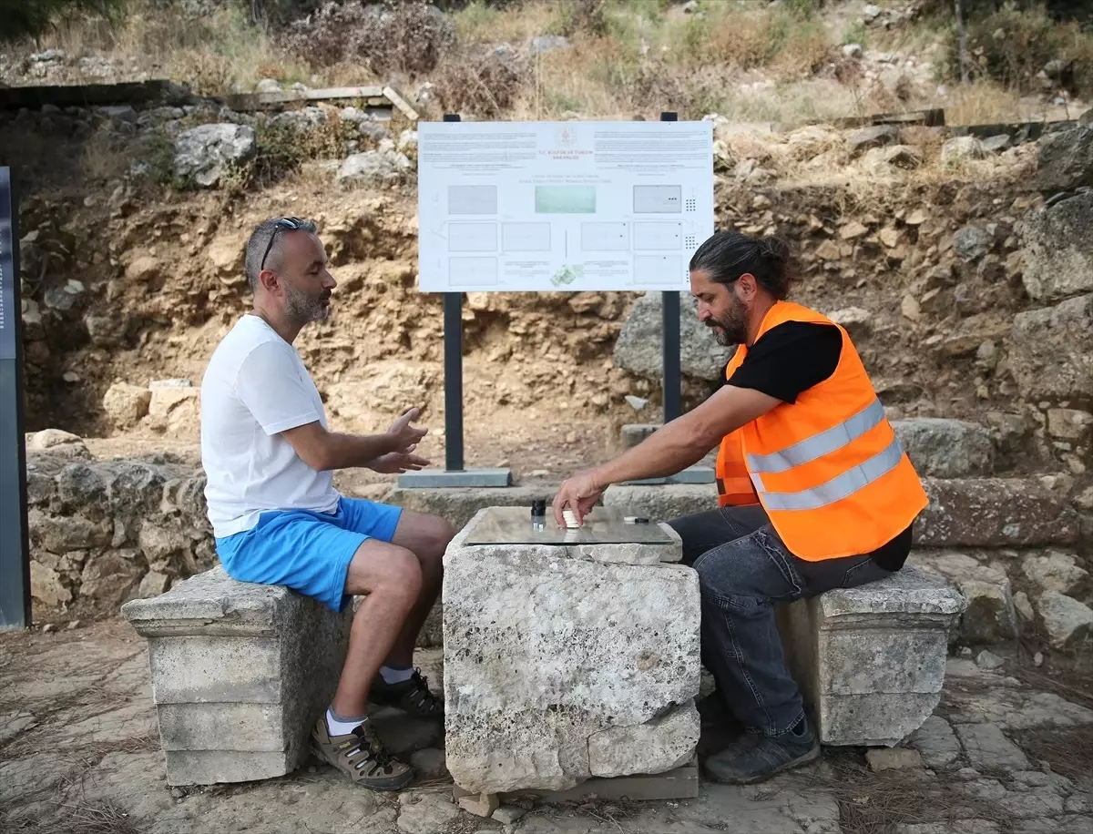 Antalya'da Roma Tavlası Oyununa İlgi